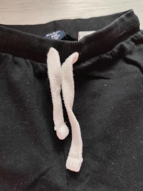 Zwarte joggingbroek 🧸 Maat 24 maanden 🧸 Kiabi – photo 3